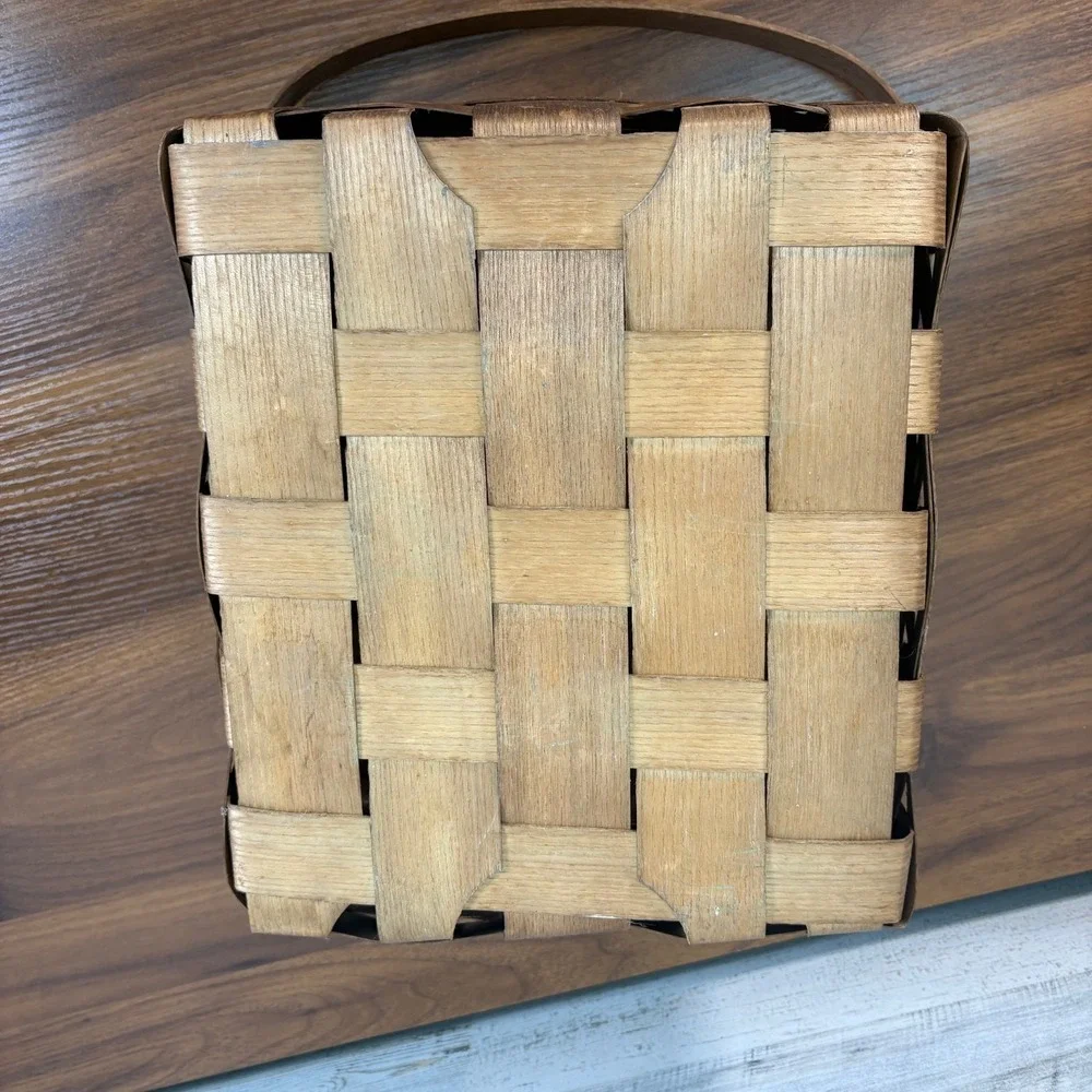 Vintage Woven Picnic Basket Hand Painted Cows‎ 13x12x6.5 Double Handle